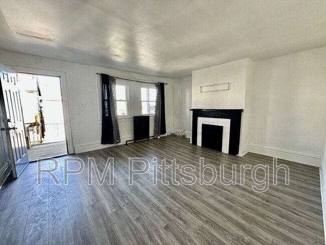 Photo - 2330 Eccles St