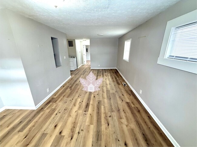 Photo - Warm and Welcoming 3 Bedroom 2 Bath Bungalow in a prime location!!!