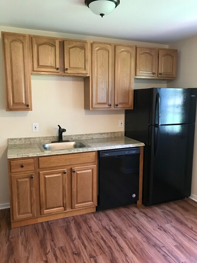 Photo - 508 Berkshire Ln Townhome