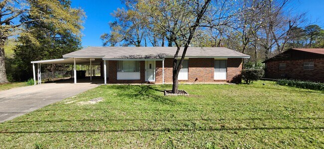 Photo - 3 Bedroom Home in North Columbus, GA