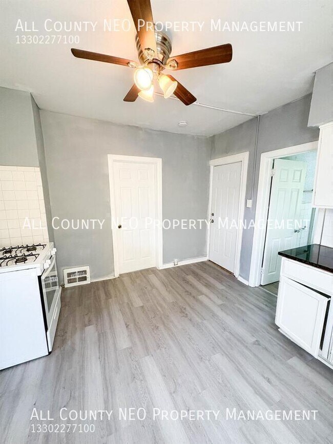 Photo - 3452 W 91st St Unidad Down