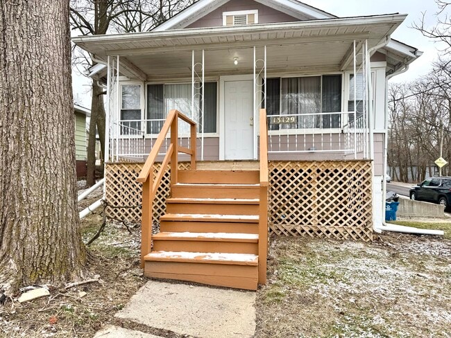 Building Photo - 13129 Morse St