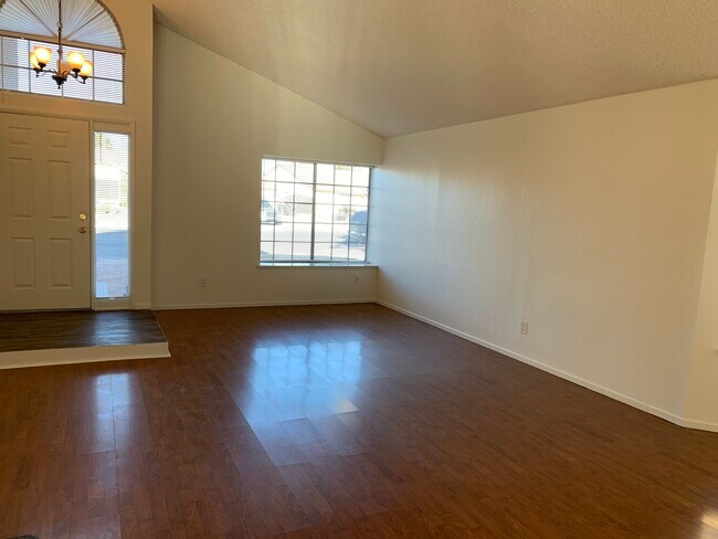 Photo - 5957 Mirror Lake Dr