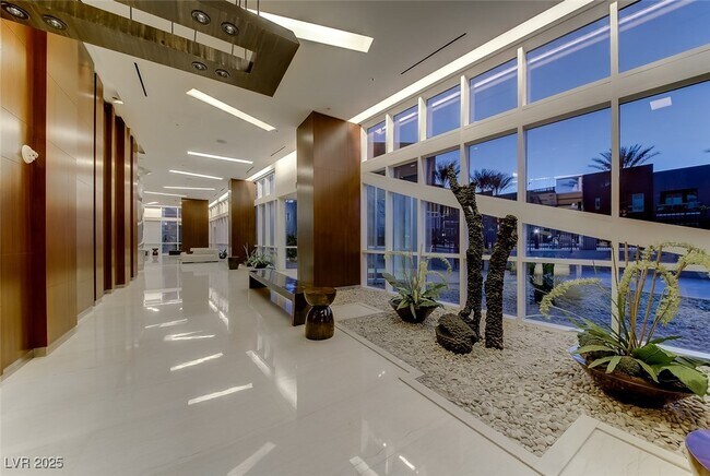 Building Photo - 4575 Dean Martin Dr Unit 804