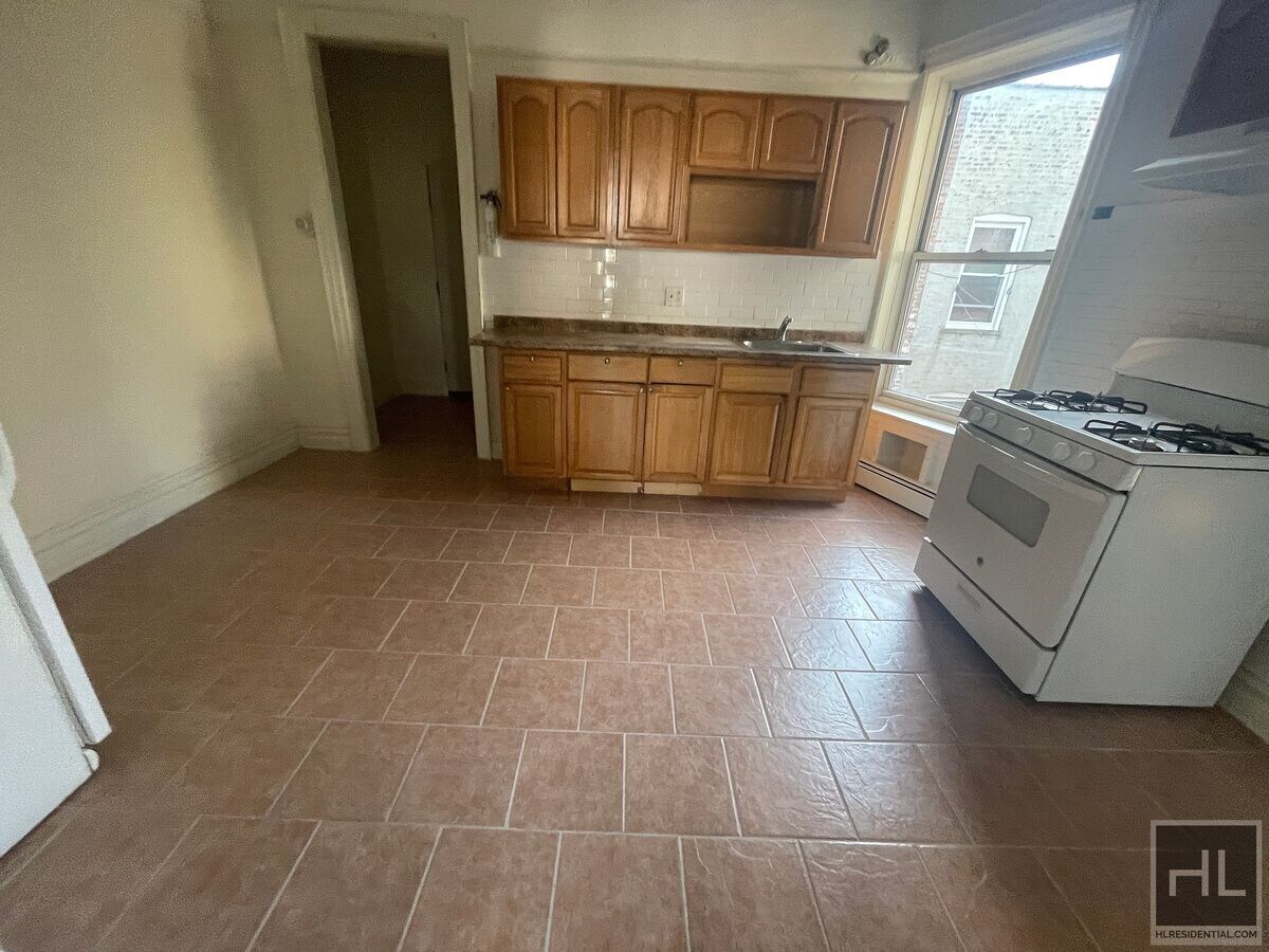 Photo - VAN SICLEN AVENUE Unit 3