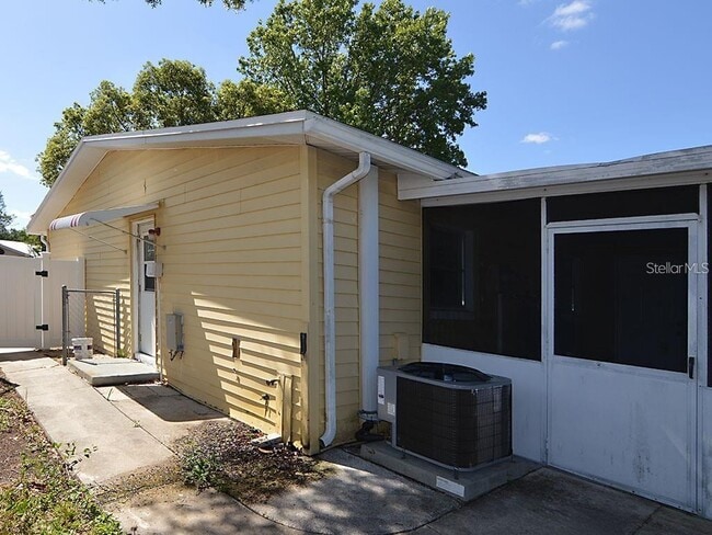 Photo - 98 S Adams St