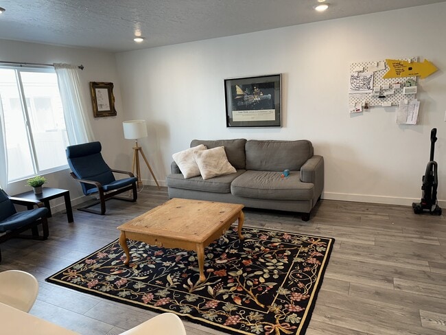 Photo - 287 Pier Ln