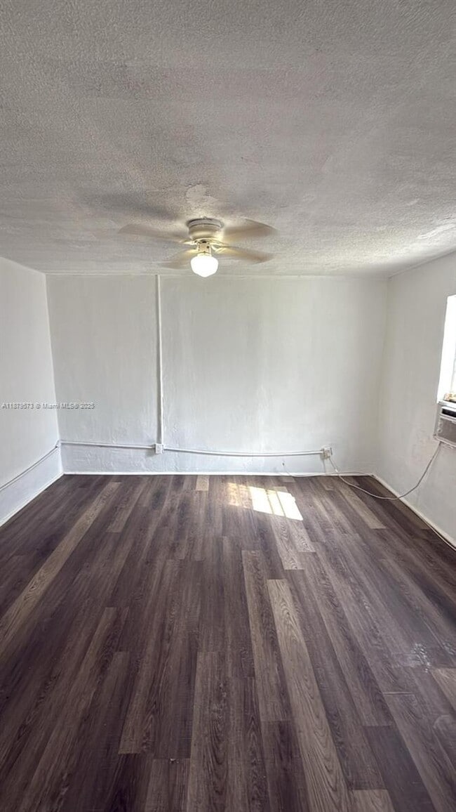 Building Photo - 10680 SW 172nd St Unit 10627-1 Rental