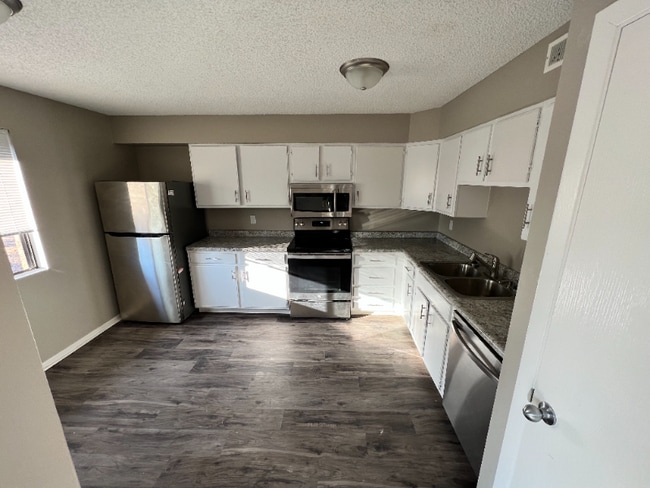 Photo - 3609 Baldwin Ave