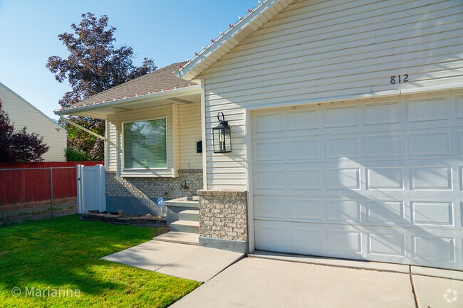 Building Photo - 812 E 2700 S Rental