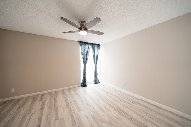 Photo - 1124 Eureka St