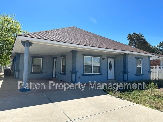 Building Photo - 746 N Williams St Unit A