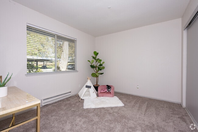 2BR, 1BA - 826SF - Second Bedroom