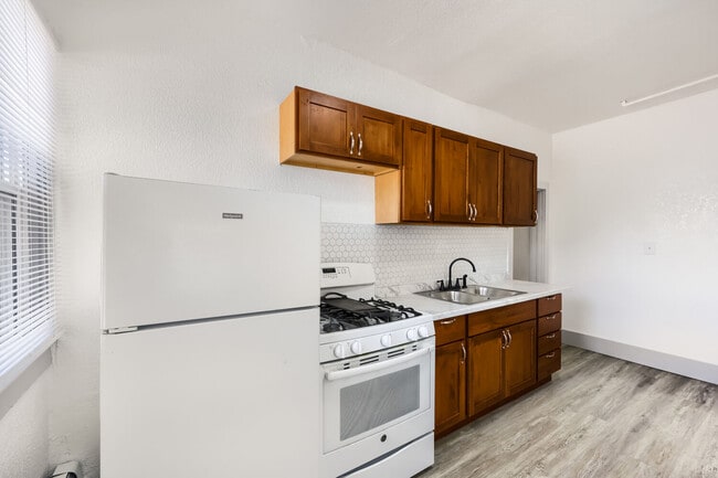 Photo - 2440 E Willamette Ave