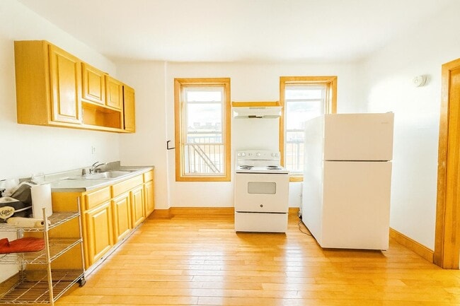 Photo - 549 W SIDE Ave Unit 2