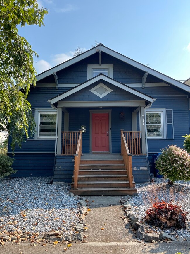 Building Photo - 721 S Rose St Rental