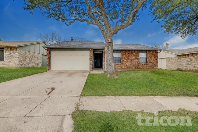 Building Photo - 10022 Deer Hollow Dr