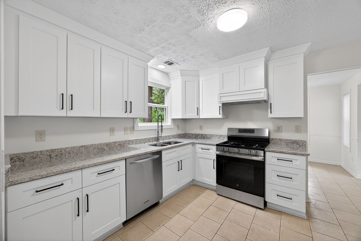 Photo - 6898 Babbling Brook Dr