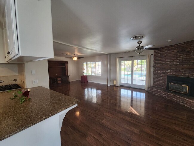 Photo - 3416 Waldport Ln