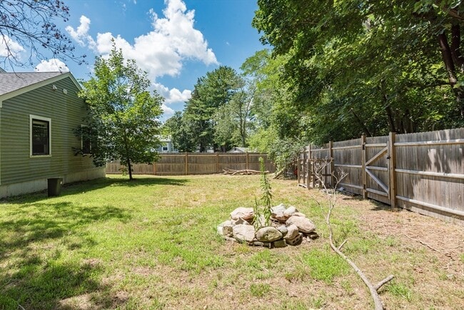 Photo - 483 Liberty St