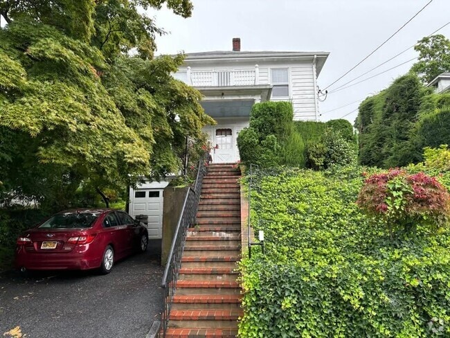 Building Photo - 46 Ferris Pl Rental