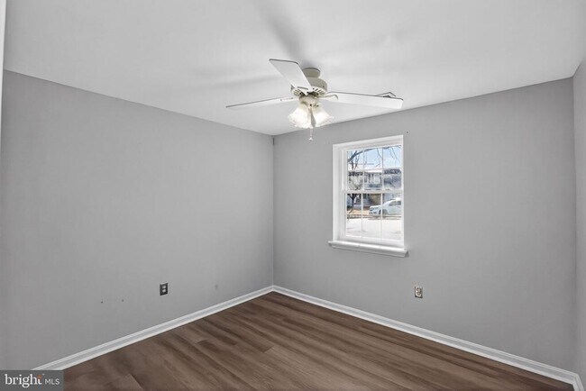 Photo - 5828 Ruxton Dr