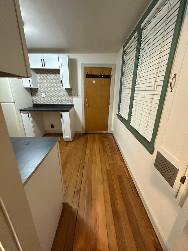 511 Main St Unit 4