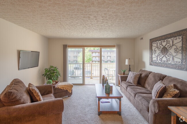 2BR, 2BA - 1,100 SF - Crestbrook Apartments & Townhomes