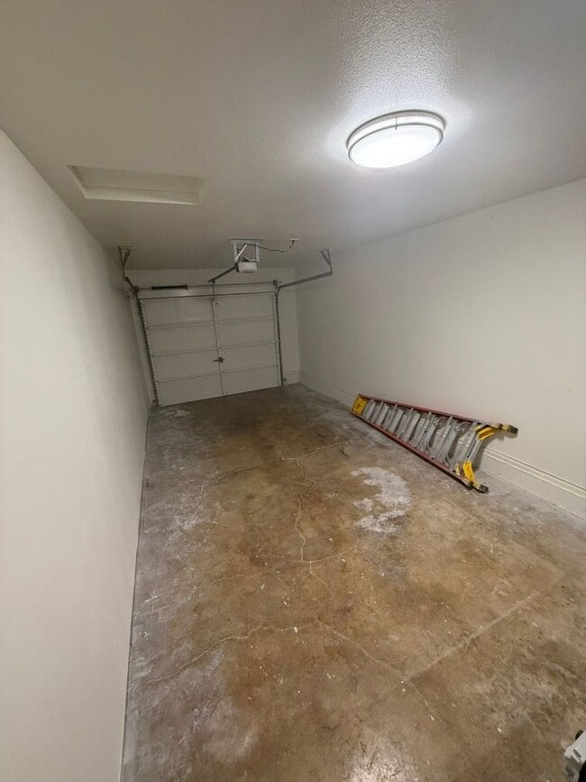 Photo - Large Updated 2 Bedroom with New Appliances!