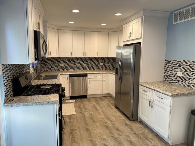 Photo - 20025 Brook Ave