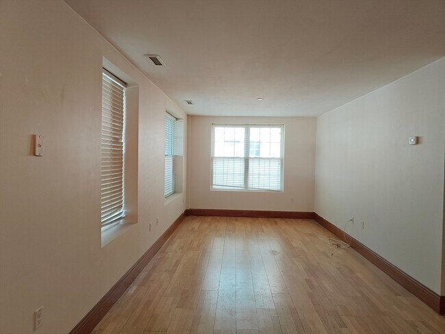 Photo - 2440 Massachusetts Ave Unidad 1