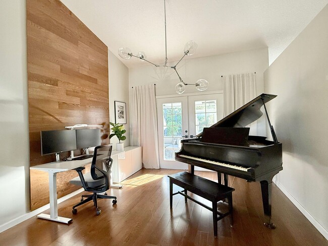 Photo - 1774 Primrose Ln