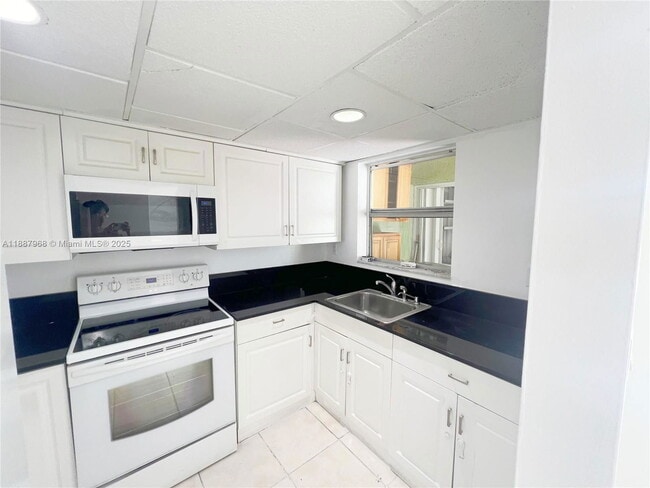 Photo - 3895 W 9th Way