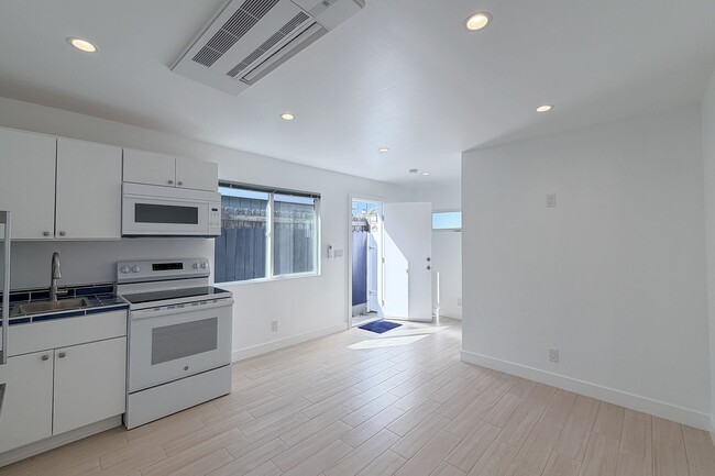 Photo - 118 Bardsdale Ave