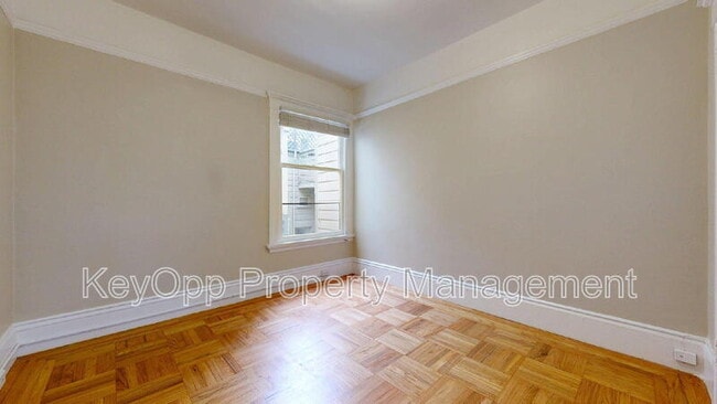 Photo - 1112 Lake St