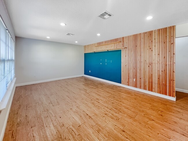 Photo - 3308 NW Atlanta Ave