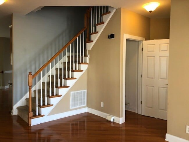 Photo - Fabulous home! 5 Bedrooms, 4 Bathrooms!!