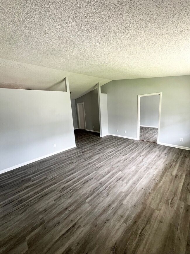 Photo - Beautiful 4BR/1.5BA Dade City Home NO APPL...