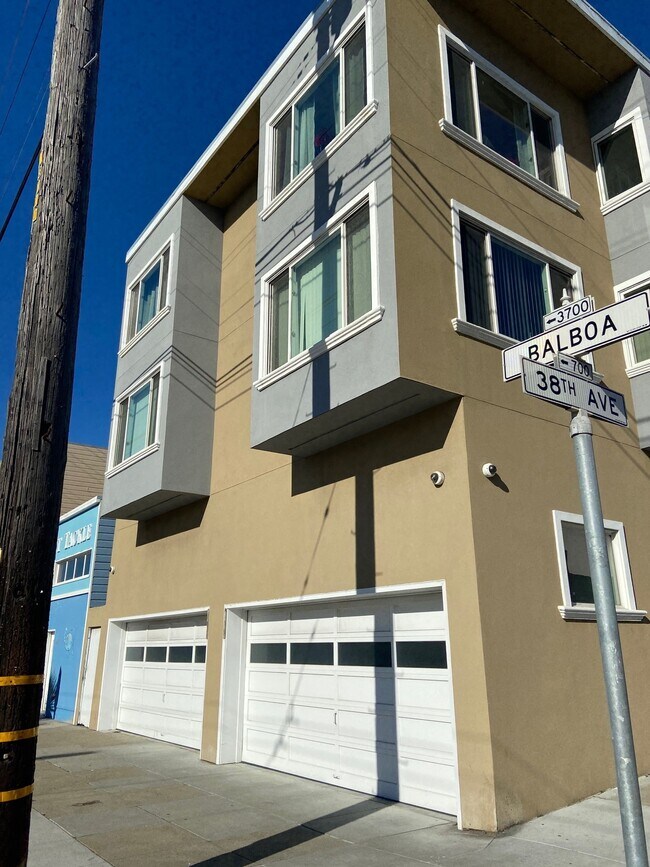 Photo - 695 38th Ave