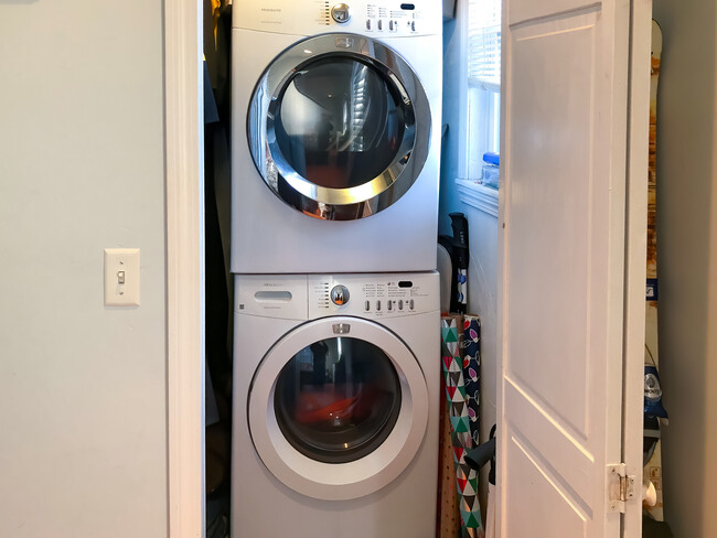 Building Photo - 12 Montfern Ave Unit 2R Rental