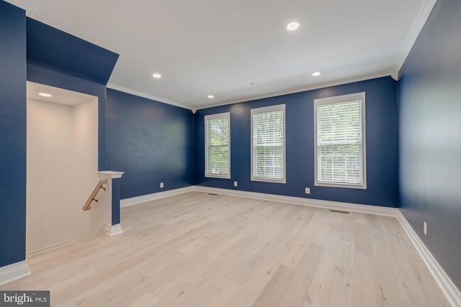 Photo - 329 Helmuth Ln