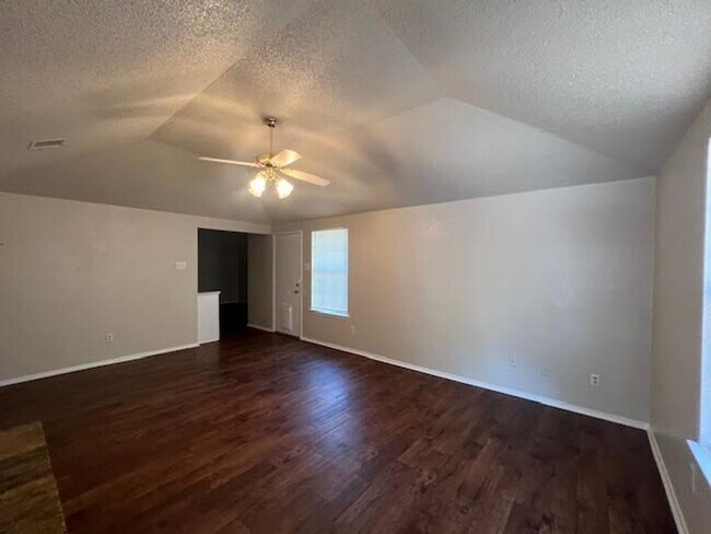 Photo - 2205 Kirby Lee St