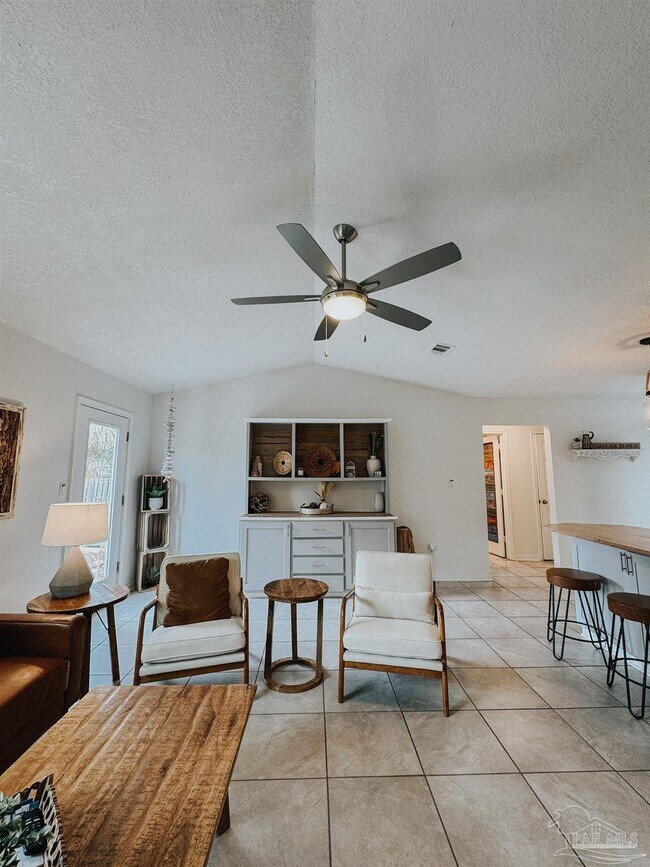 Photo - 8625 El Paseo St