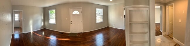 45 Lakeside Dr