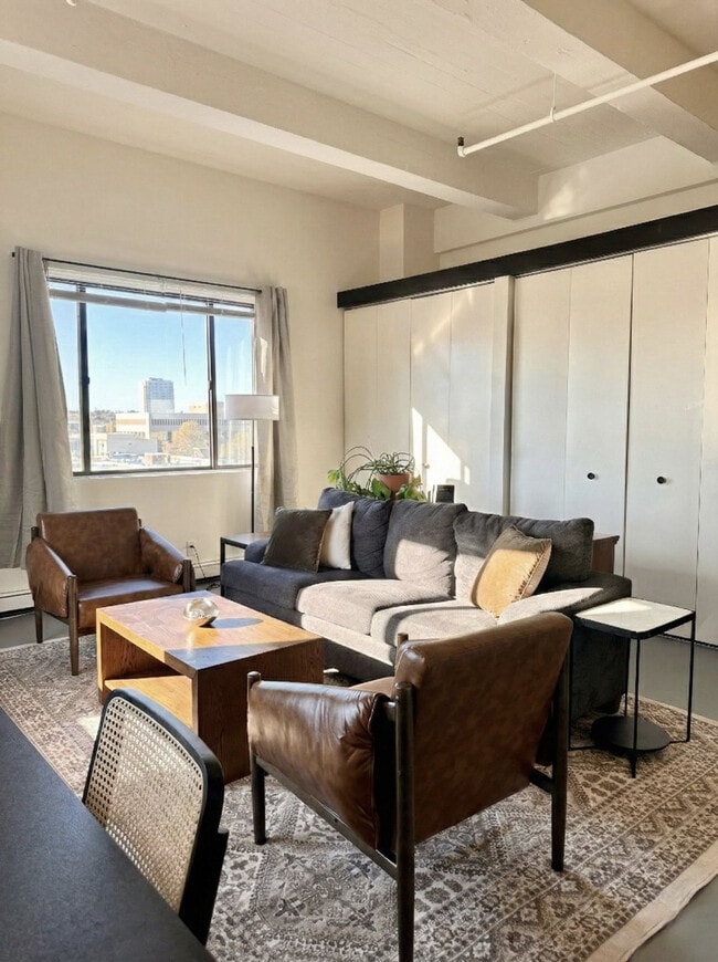 Photo - 823 N 2nd St Unidad ID1404701P