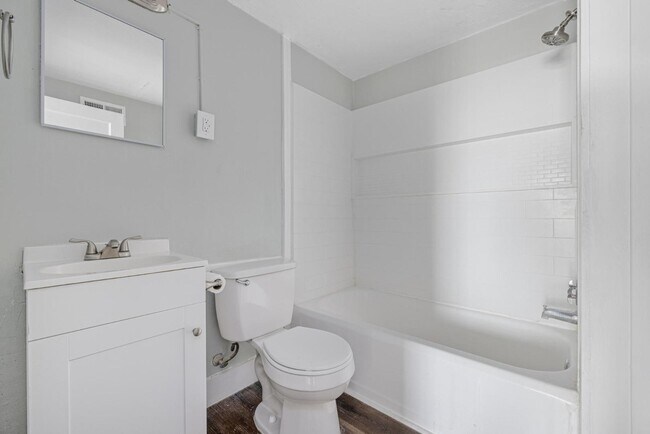 Photo - 3800 Memorial Blvd