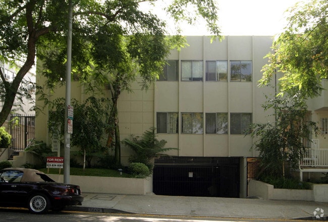 Building Photo - 1220 N. Formosa Ave Rental