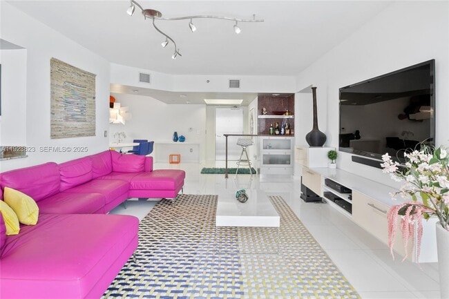 Building Photo - 16445 Collins Ave Unit 2228