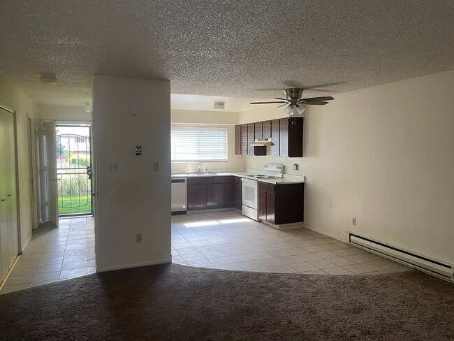 Building Photo - 482 Smithridge Park