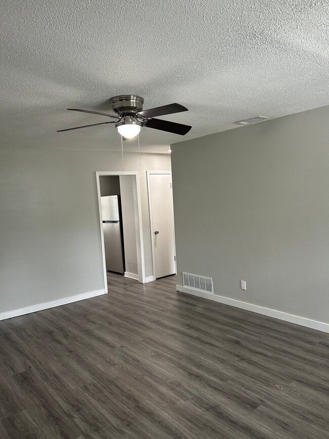 Photo - 2508 Oak Forest Dr Unit B